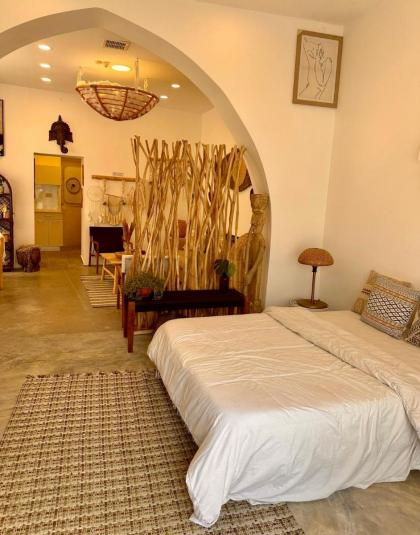 Light and cozy apartment- Bali style - image 4