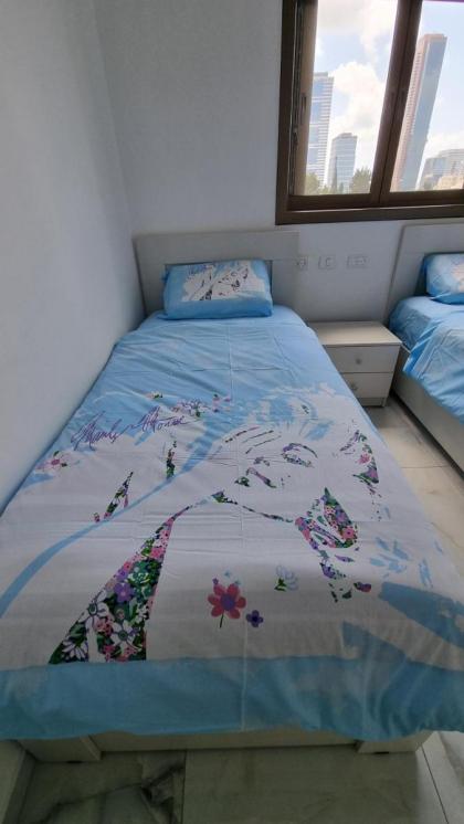 New Stylish Apartment with Balcony Close to Tel Aviv - image 10