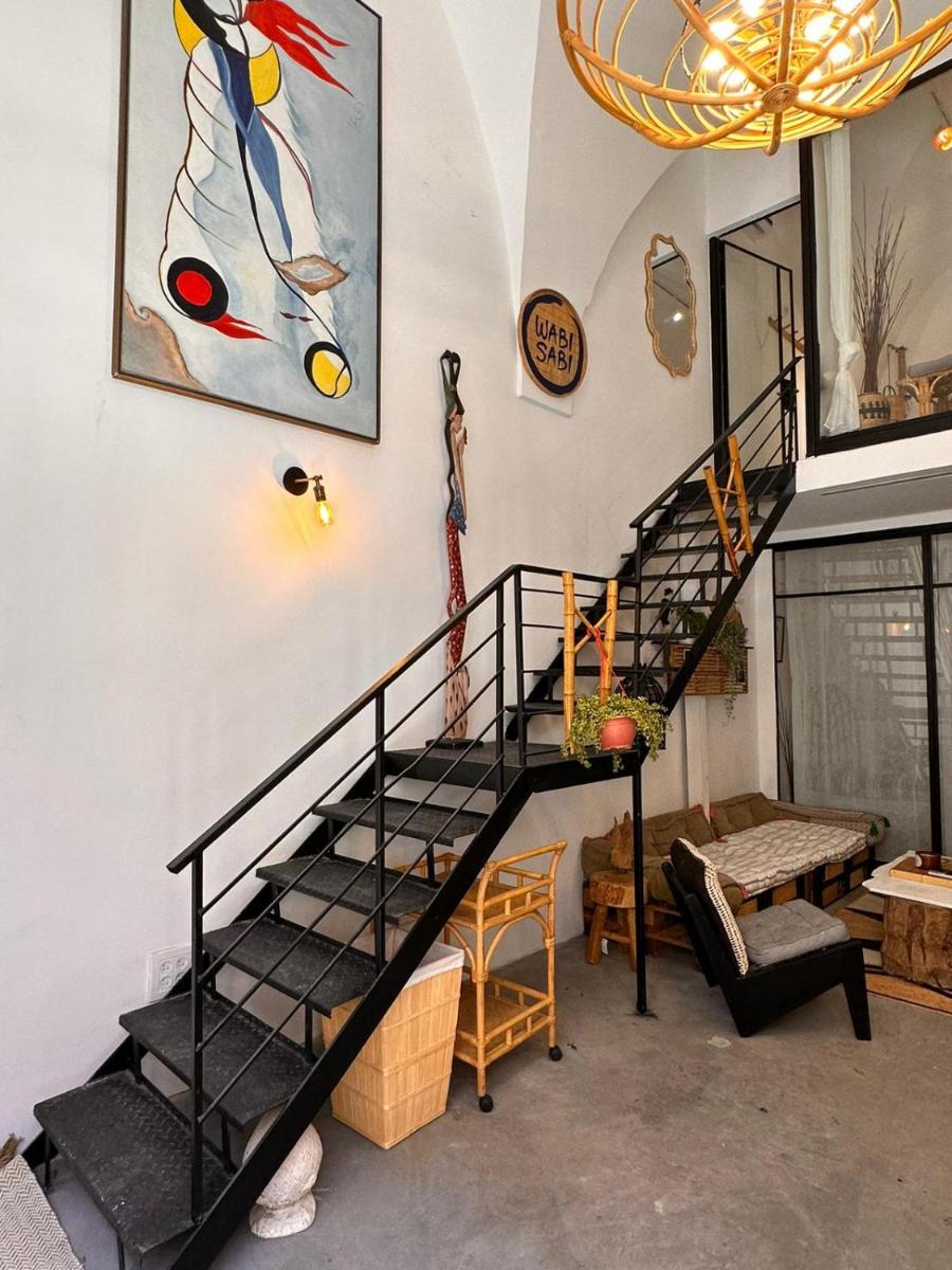 Private room in cozy light apartment in Jaffa - image 2