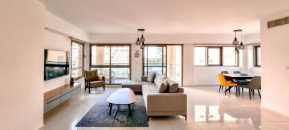 Spacious Condo in New North by FeelHome