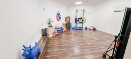 Spacious Condo in New North by FeelHome - image 18