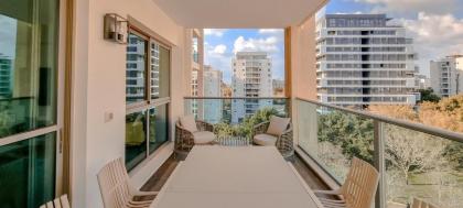 Spacious Condo in New North by FeelHome - image 2
