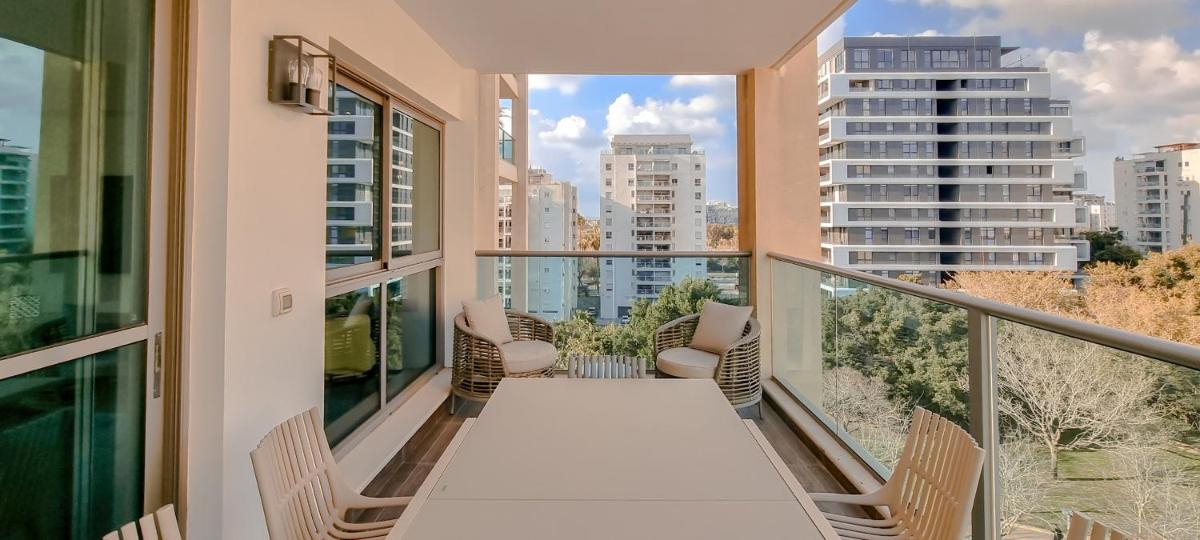 Spacious Condo in New North by FeelHome - image 2