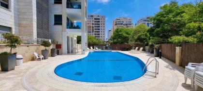 Spacious Condo in New North by FeelHome - image 3