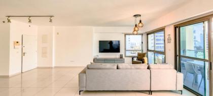 Spacious Condo in New North by FeelHome - image 5