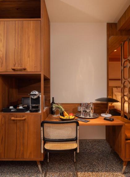 Brown Brenner House - image 3
