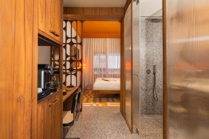 Brown Brenner House - image 5