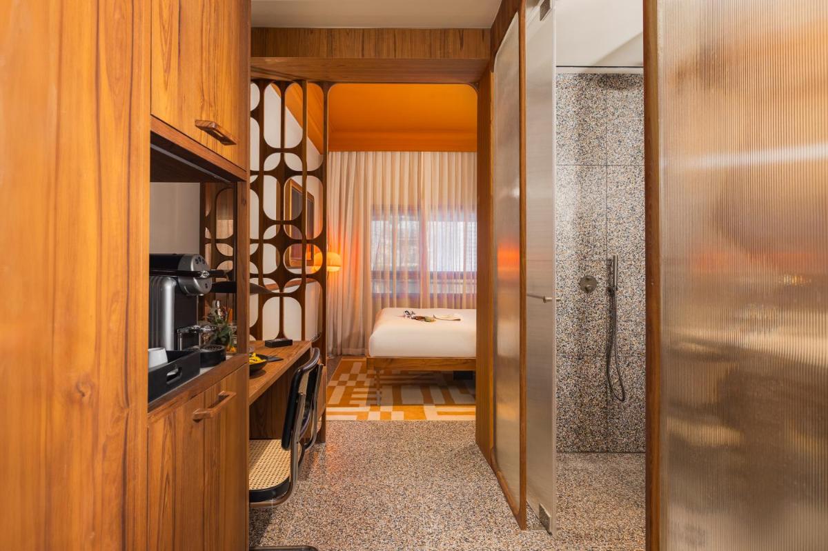 Brown Brenner House - image 5