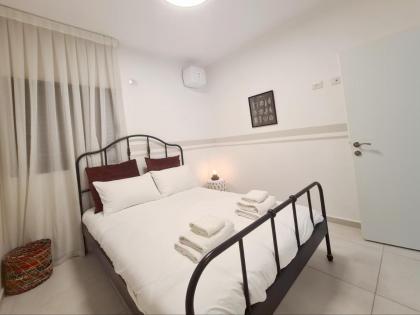 Jaffa Gem - By Beach Apartments TLV - image 11