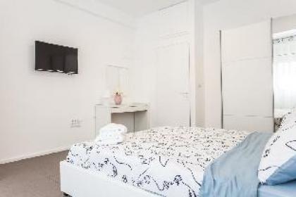 Port 2 Bedroom with 2 showers apartment - image 7