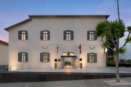 Rephael House Boutique Hotel - image 2