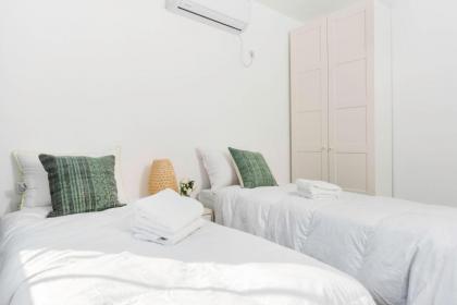 Modern & Bright 3BR Apt by Sea N' Rent - image 20