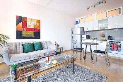 Deluxe 2BR Apt w Pool in Historical Jaffa by Sea N' Rent - image 14