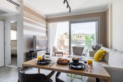 Bright & Chic Apartment with Mamad in the City by Sea N' Rent Tel Aviv