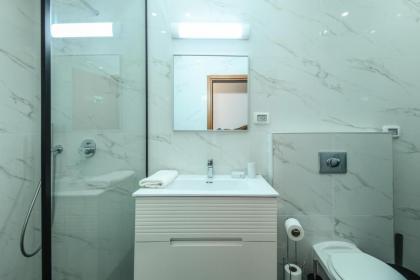 Elegant Sea-View Apartment with Mamad in the Heart of Tel Aviv by Sea N' Rent - image 3