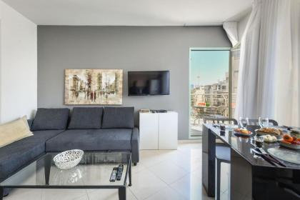 Elegant Sea-View Apartment with Mamad in the Heart of Tel Aviv by Sea N' Rent - image 5