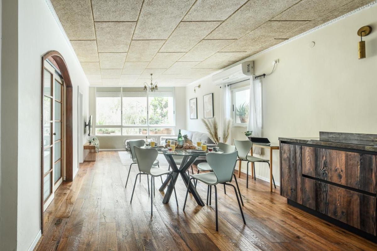 Country Style 3BR Apartment 2min from the Beach by Sea N' Rent - main image