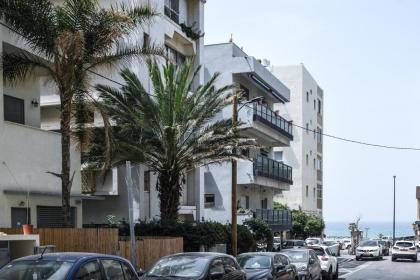 Country Style 3BR Apartment 2min from the Beach by Sea N' Rent - image 15