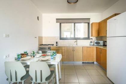 Vibrant 2BR apt w Balcony 5-min from the Beach by Sea N' Rent - image 19