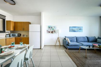 Vibrant 2BR apt w Balcony 5-min from the Beach by Sea N' Rent - image 3