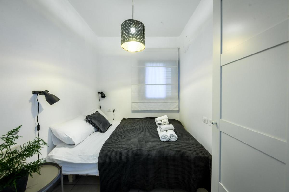 Vibrant 2BR apt w Balcony 5-min from the Beach by Sea N' Rent - image 7