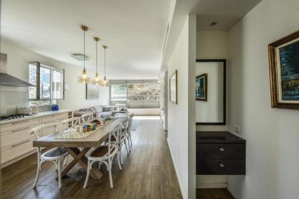 Chic 2BR Apt w Large Windows in Tel Aviv Old North Sea N' Rent - image 10