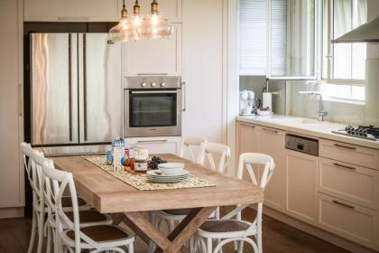 Chic 2BR Apt w Large Windows in Tel Aviv Old North Sea N' Rent - image 4