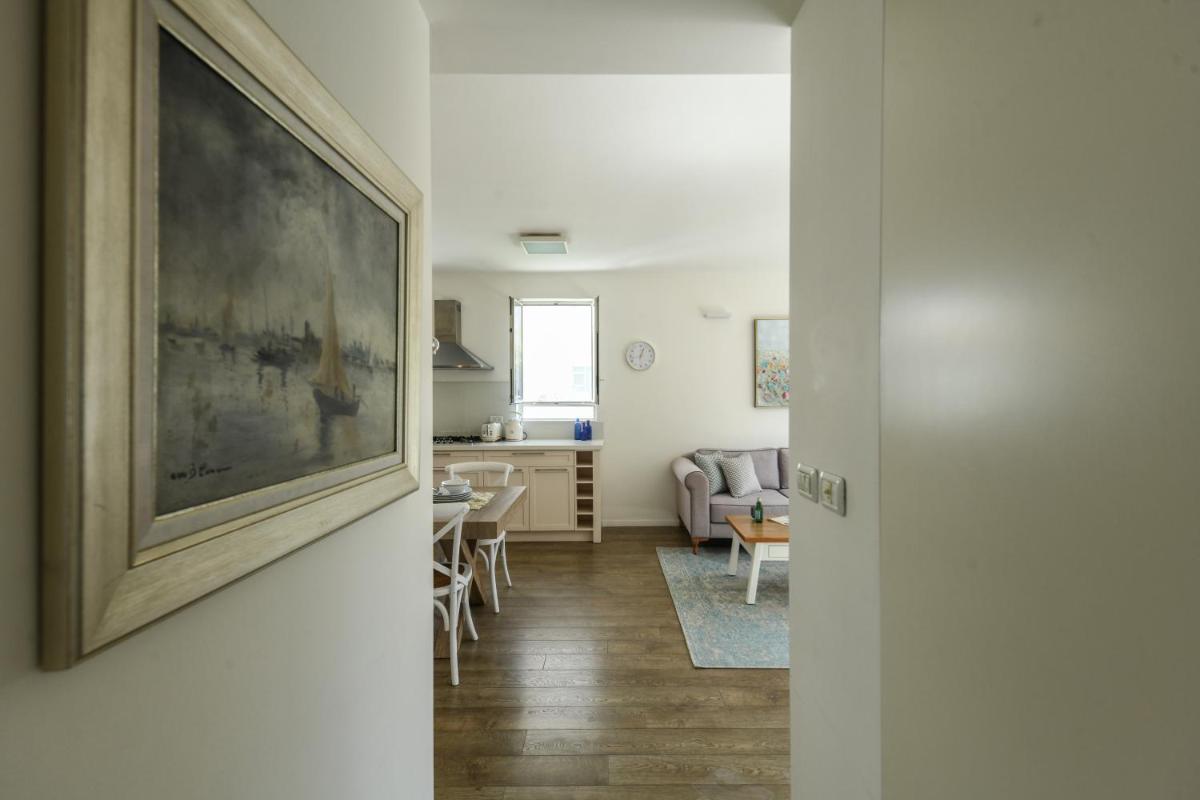 Chic 2BR Apt w Large Windows in Tel Aviv Old North Sea N' Rent - image 5
