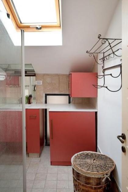 Lovely 2BR Apt w Balcony in Neve Tzedek Area Sea N' Rent - image 11