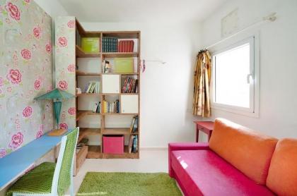 Lovely 2BR Apt w Balcony in Neve Tzedek Area Sea N' Rent - image 17