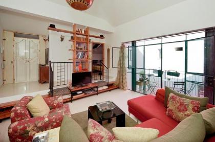 Lovely 2BR Apt w Balcony in Neve Tzedek Area Sea N' Rent - image 2