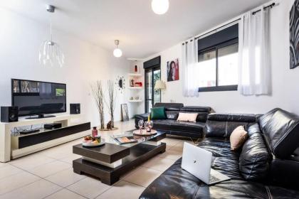 Stunning 2BR Apt w Balcony in City Center by Sea N' Rent