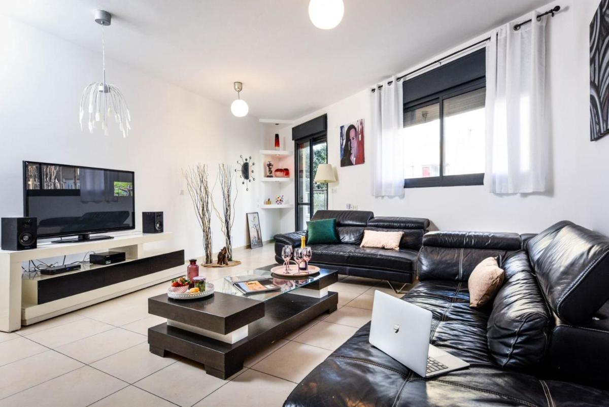Stunning 2BR Apt w Balcony in City Center by Sea N' Rent - main image