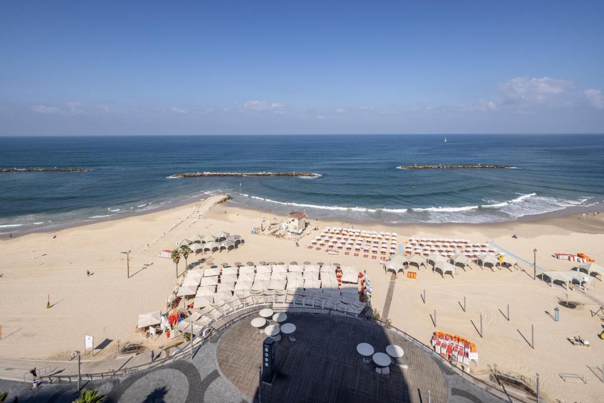Grand Sea View Retreat by Sea N' Rent - image 6