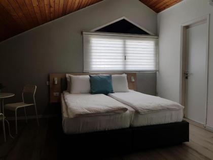 Airport Guest House - image 11