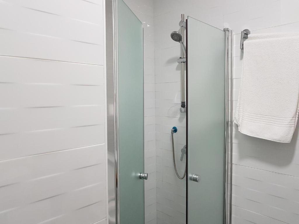 Airport Guest House - image 4