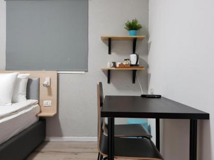 Airport Guest House - image 8