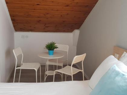 Airport Guest House - image 9