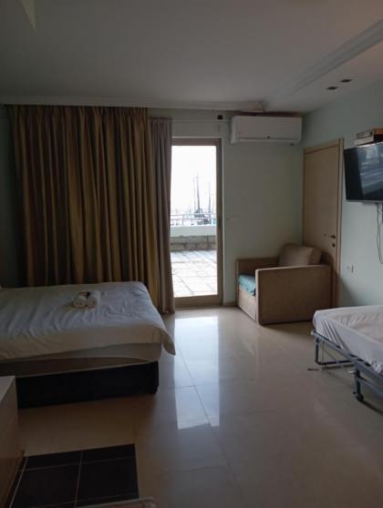 Marina Beach Hotel - image 12