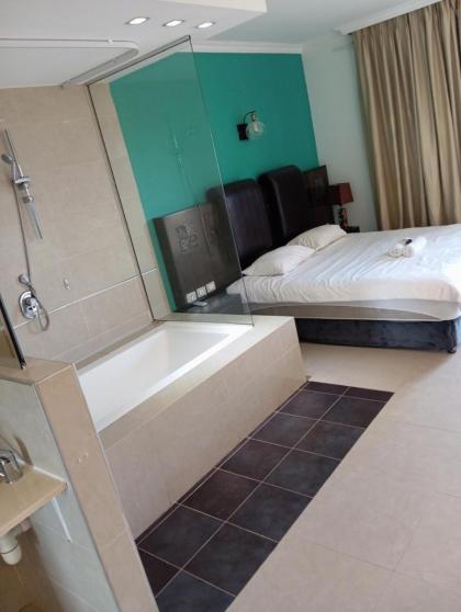 Marina Beach Hotel - image 14