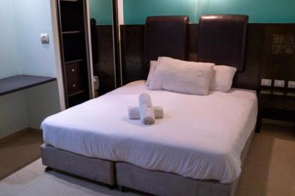 Marina Beach Hotel - image 2