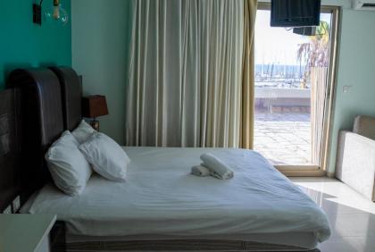 Marina Beach Hotel - image 8