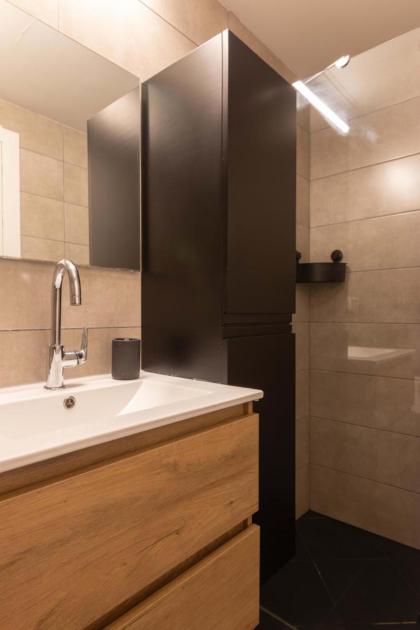 Buzzing Florentin new 1BR By Holiday Rentals - image 11