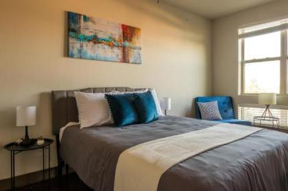 Modern and Walkable Studio Apts by Frontdesk - image 2