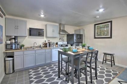 Cozy Getaway with Yard - 20 Mi to Dtwn Houston!