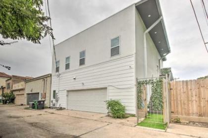 Luxe Modern Houston Apt - 1 Mile to The Galleria! Texas