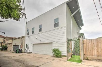 Luxe Modern Houston Apt - 1 Mile to The Galleria!