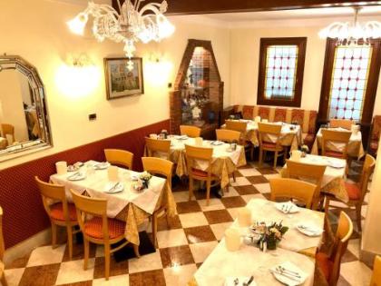 Hotel Fontana - image 10