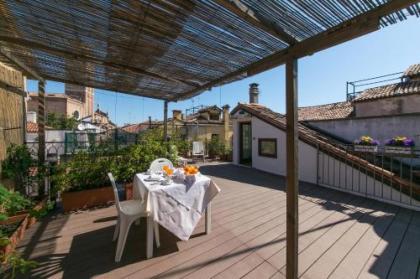 Hotel Pantalon - image 8