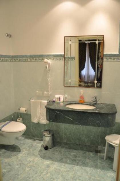 Hotel San Luca Venezia - image 8